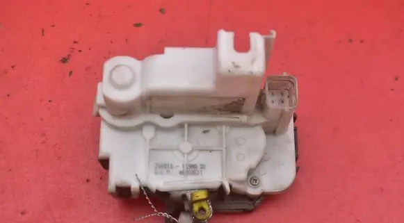 Fiat Panda 141 Front door lock 46803511