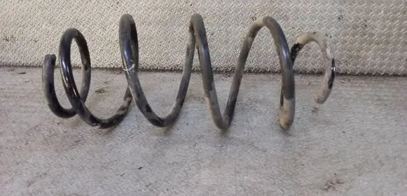 Volkswagen Jetta V Front coil spring
