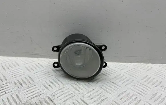 Toyota Avensis T250 Front fog light 812100D041 812100D042 812100D040