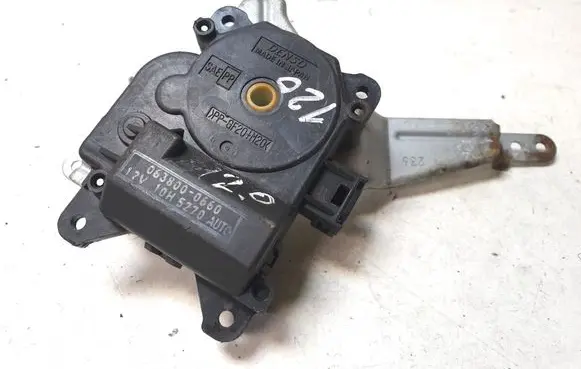 Toyota Land Cruiser (J120) Air flap motor/actuator 0638000660