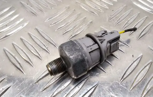 Toyota Prius (XW20) Oil pressure sensor 11GDP02 P0211GD 11GD