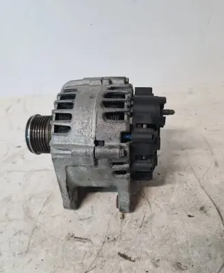 Renault Clio IV Generator/alternator 231007865R