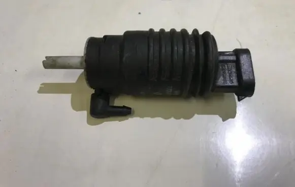 Renault Master II Windscreen/windshield washer pump 7700802336