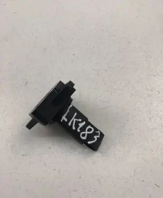 Volvo V70 Mass air flow meter 9202199
