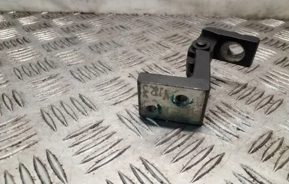 Seat Leon (1P) Rear door upper hinge 5P0833402C