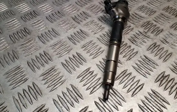 Skoda Superb B8 (3V) Fuel injector 04L130277AD 0445110473