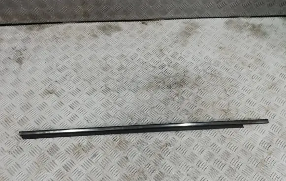 Citroen C1 Front door glass trim molding