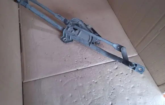 Audi A4 S4 B5 8D Front wiper linkage and motor 0390241117 8D1955113