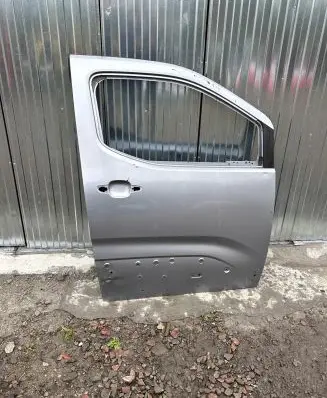 Peugeot Rifter Front door