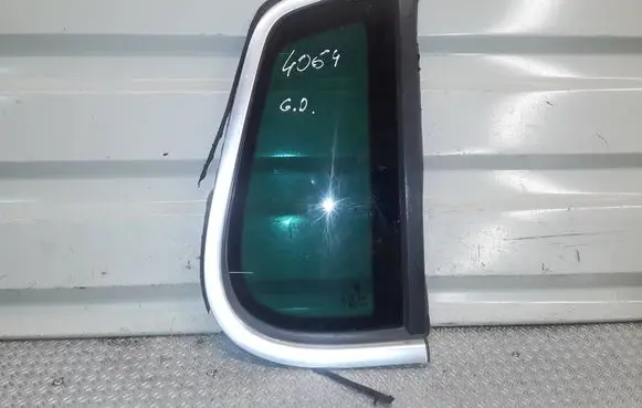 Rear side window