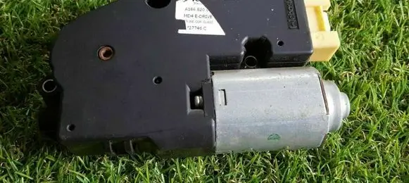 Mercedes-Benz ML W166 Sunroof motor/actuator A1668200208