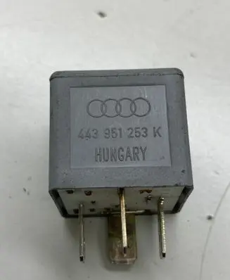 Audi A4 S4 B5 8D Other relay 443951253K 899512000