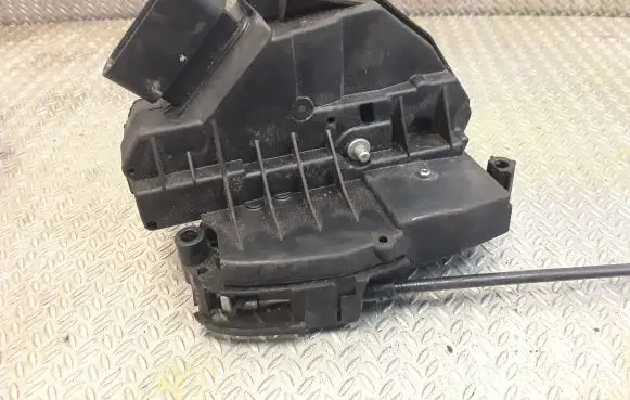 Ford Focus Coupe door lock (next to the handle) BM5AA21813DE