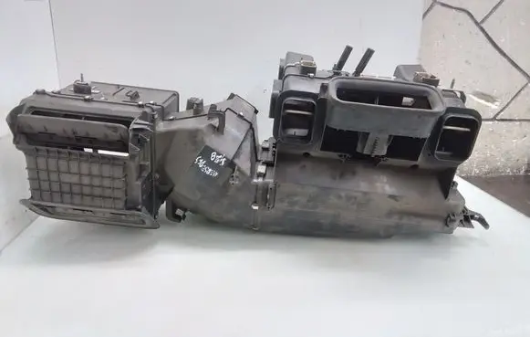 Mercedes-Benz E W210 Interior heater climate box assembly housing 