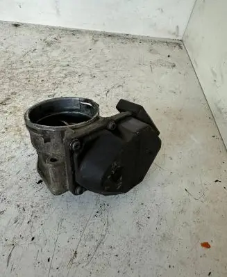 Volkswagen Golf V Throttle valve 03G128063G