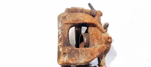 Toyota Avensis T270 Front brake caliper