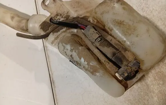 Peugeot 207 Windscreen/windshield washer pump 