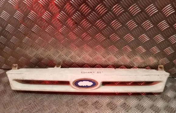 Ford Escort Front grill 91AG8200DBW
