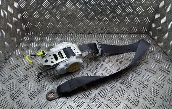Lexus IS 220D-250-350 Front seatbelt 7M7750P J090331 J082512