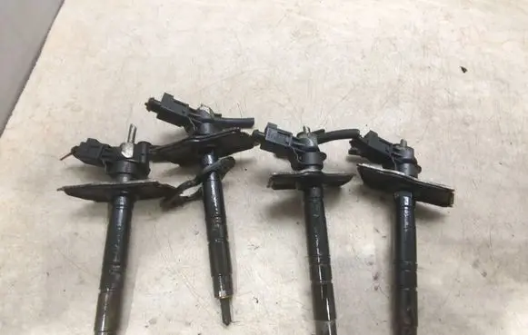 Fuel injectors set