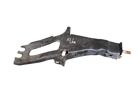 Volvo XC70 Radiator mount bracket 