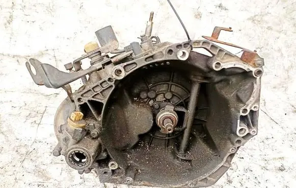 Manual 5 speed gearbox