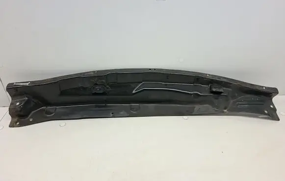 Nissan Juke I F15 Wiper trim 