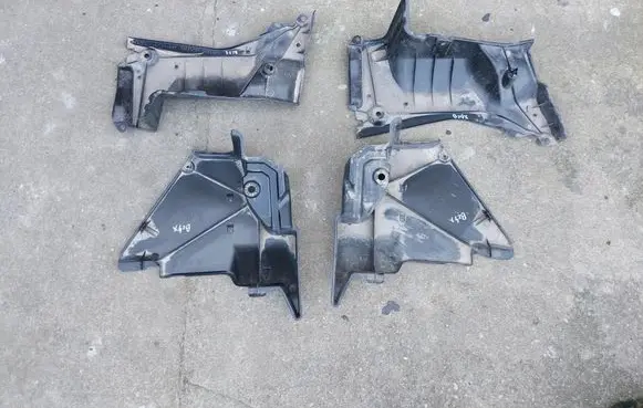 Toyota bZ4X Engine splash shield/under tray