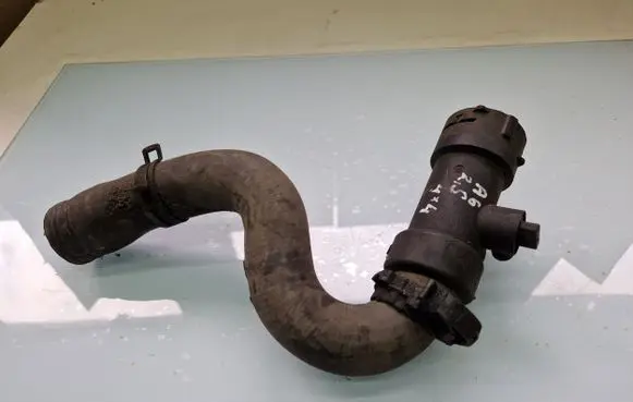 Audi A6 S6 C5 4B Engine coolant pipe/hose