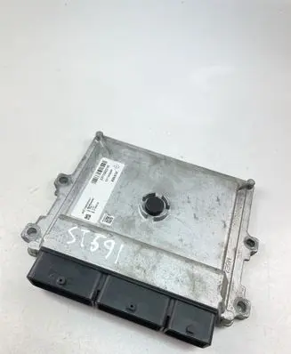 Renault Clio IV Engine control unit/module ECU 237109221R 237105499R