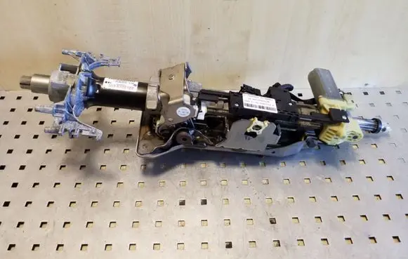 BMW X5 E70 Steering wheel axle 32306786603A 831401091515