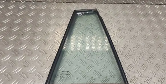 Toyota Verso Rear vent window glass 681880F010