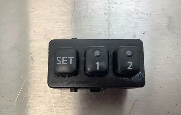 Nissan Murano Z50 Seat control switch 