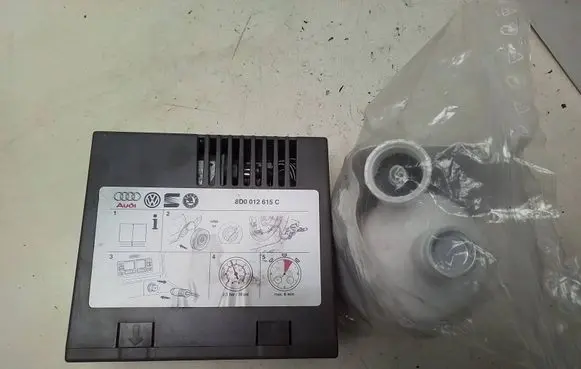 Audi A3 S3 8P Tire air pump compressor 8D0012615C