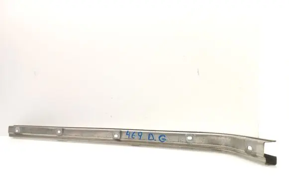 Volkswagen Caddy Sliding door middle rail 2K3843872E 2K3843872E2417