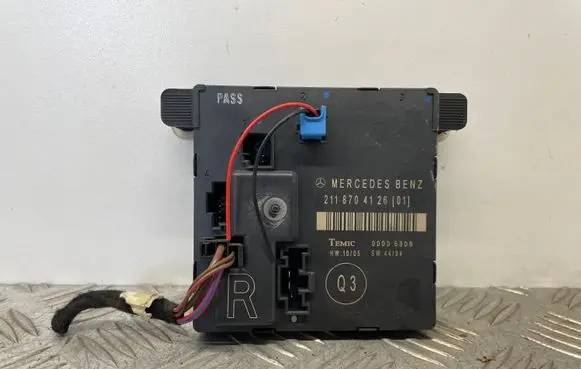 Mercedes-Benz E W211 Door control unit/module 2118704126