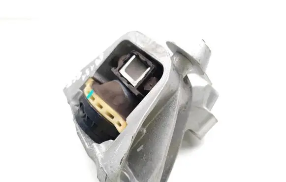 Nissan X-Trail T33 Engine mount bracket 20240316C