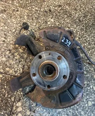 Skoda Octavia Mk2 (1Z) Front wheel hub