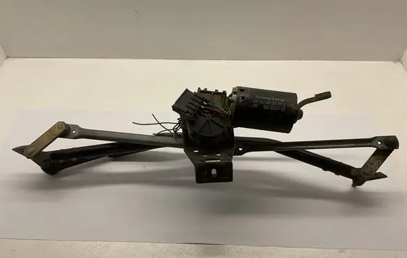 Audi A6 S6 C4 4A Front wiper linkage and motor 0390241097 893955332