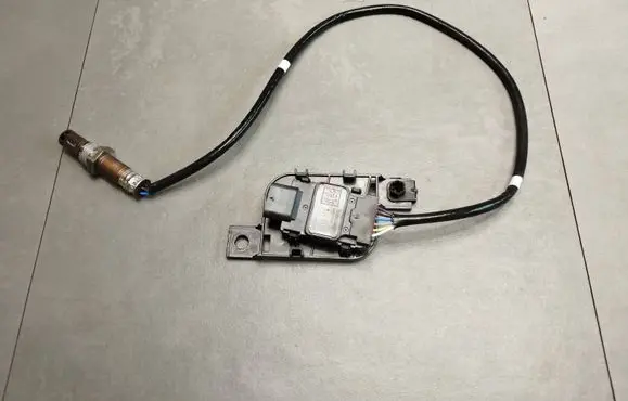 Volkswagen Touran III Lambda probe sensor 05N907807F 83515