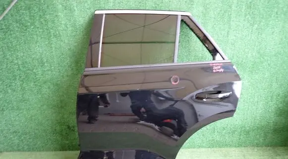 Volkswagen T-Roc Rear door 