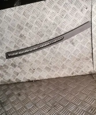 Mercedes-Benz R W251 Dashboard air vent grill cover trim a2518310060