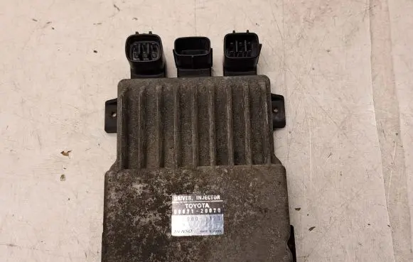 Toyota Avensis T250 Fuel injection control unit/module 1310001371 8987120070