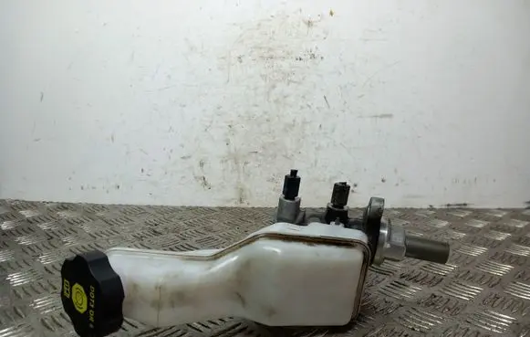 KIA Sorento Master brake cylinder