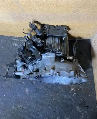 KIA Carens II Manual 6 speed gearbox S720J0 D27390 M5GF2
