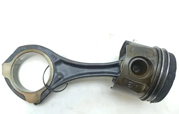 Mercedes-Benz Sprinter W906 Piston with connecting rod 8370 2400362