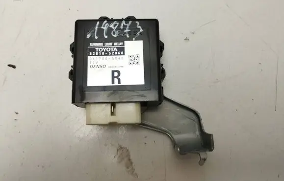 Toyota Urban Cruiser (XP110) Light relay 8281052060 0617005040