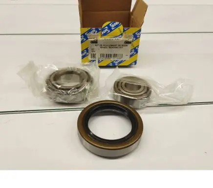 Mercedes-Benz 190 W201 Front wheel bearing hub 0009815905 0009815805 A0009815805