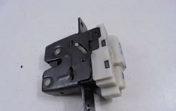 Renault Megane II Tailgate/trunk/boot lock/catch/latch 8200076240E