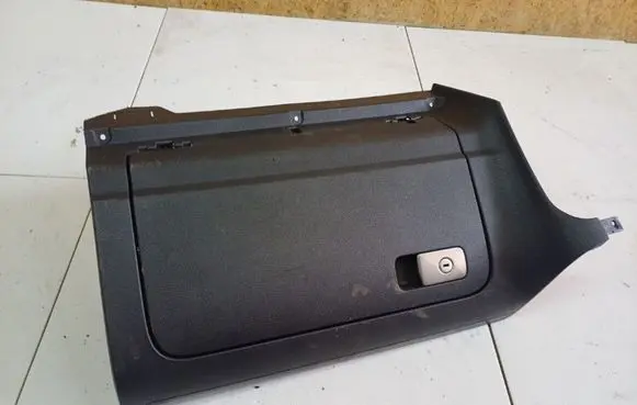 Volkswagen Golf V Glove box 1K1857290